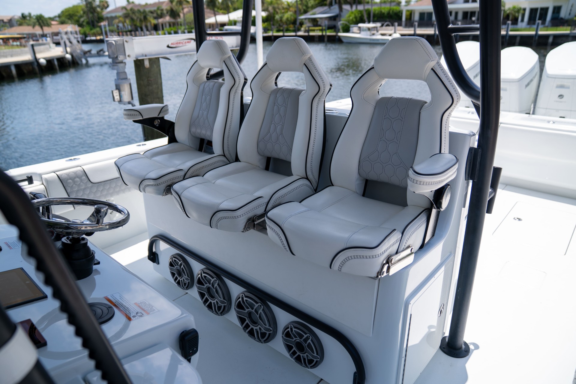 Yacht Photo 22